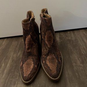 NWOT: Madden Girl Brown Snake Print Booties